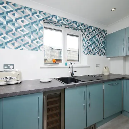 Forget-me-not House 3 Bed In Centre - Free Parking Holiday home