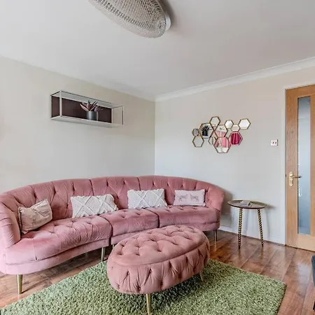 Holiday home Forget-me-not House 3 Bed In Centre - Free Parking *