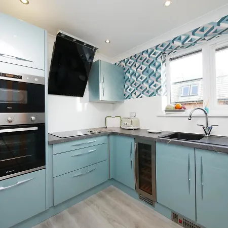 Forget-me-not House 3 Bed In Centre - Free Parking